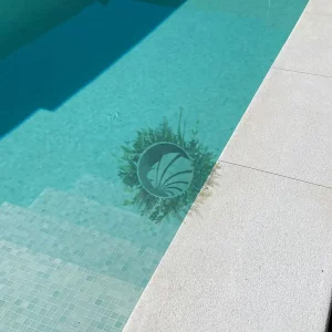 piscina névoa verde menta